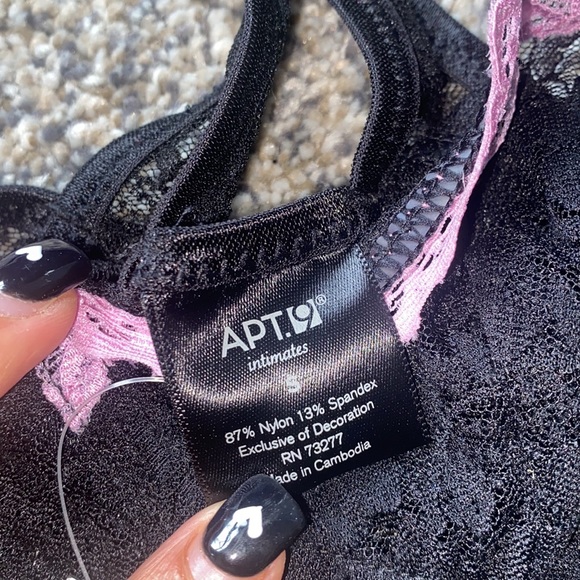 (2) APT. 9 Laundre sets with gstrings - Picture 4 of 4